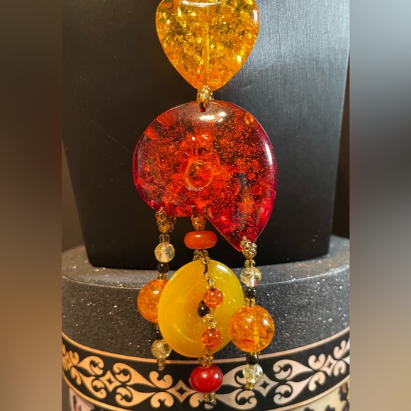 Vintage Artisan Bakelite and Lucite Beaded Necklace - Picture 8 of 11